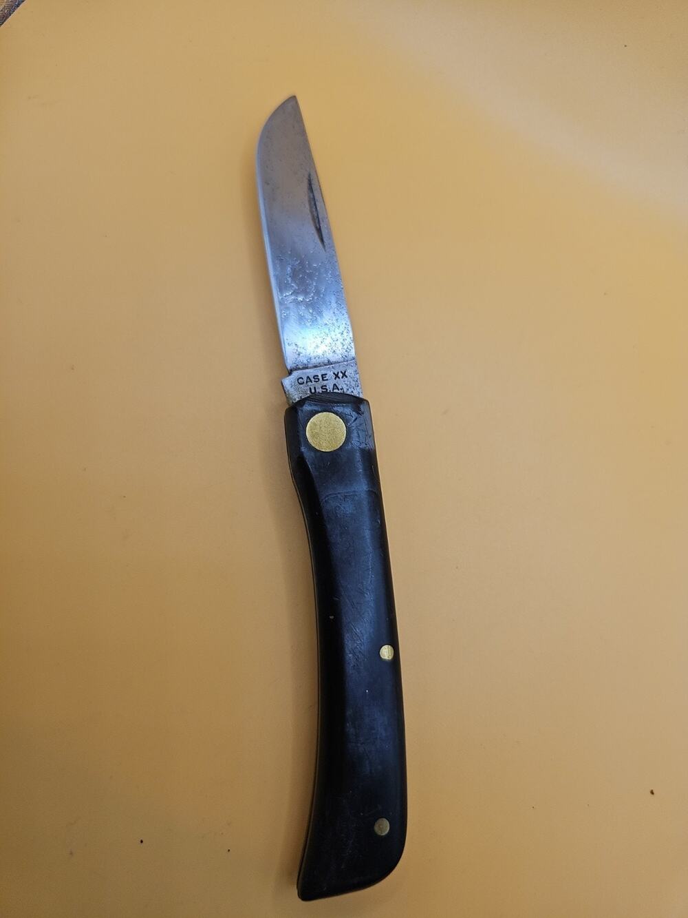 Case XX 2137 SS Pocketknife Stainless Steel Blade Black Synthetic Handle No Dots